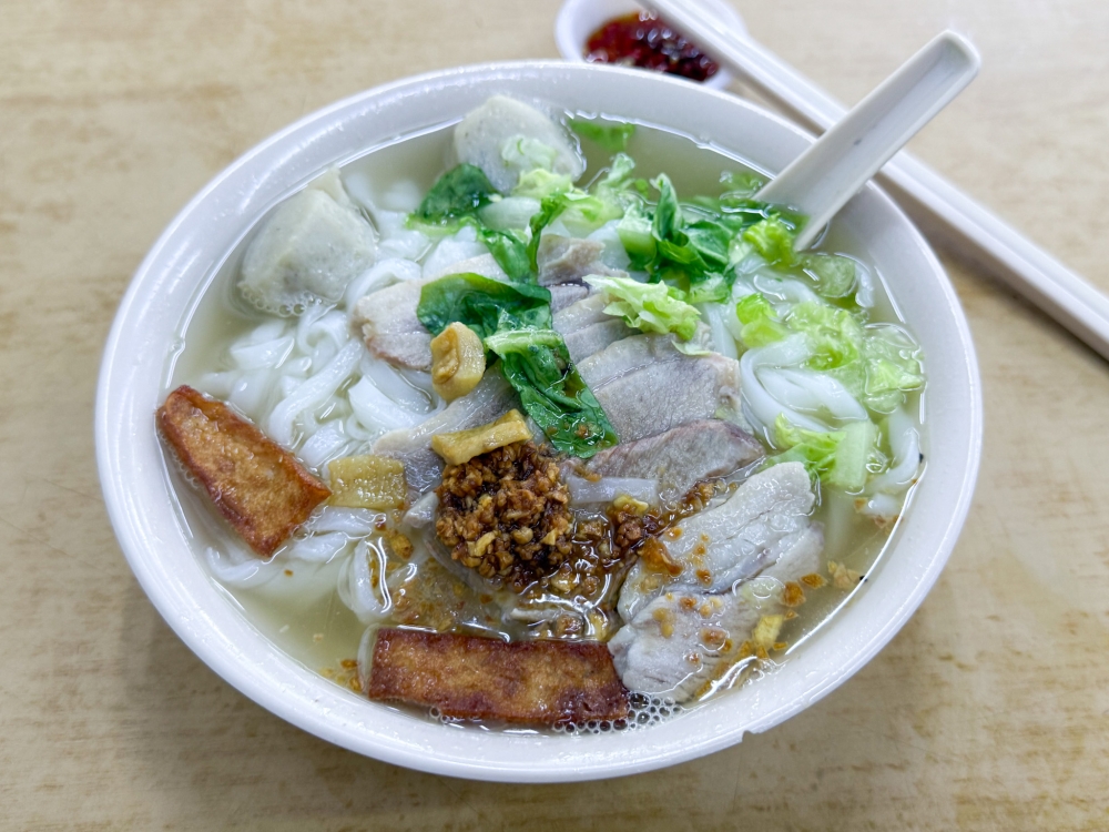 The newly-opened stall inside Restoran Mei Keng offers a steamed duck breast version for its ‘kuey teow’ soup. — Picture by Lee Khang Yi