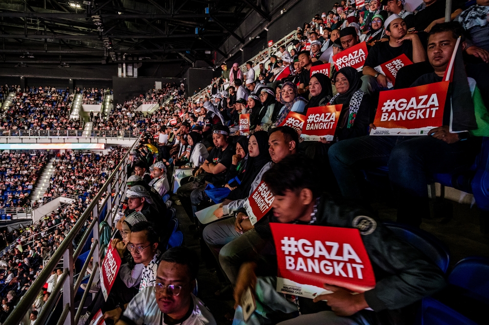 A section of the crowd who attended the Gaza Solidarity Gathering at Axiata Arena in Bukit Jalil, Kuala Lumpur on October 8, 2025. — Picture by Firdaus Latif