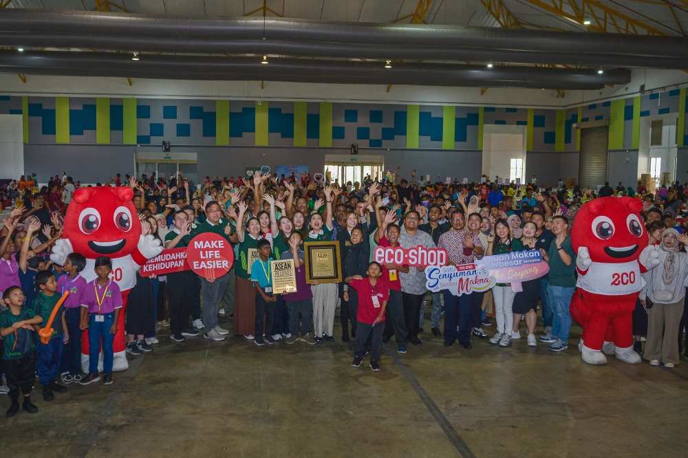 The gathering — touted as the largest feast of its kind — was far more than just a meal. It was a celebration of love, togetherness, and the simple joy of connection. — Bernama pic 