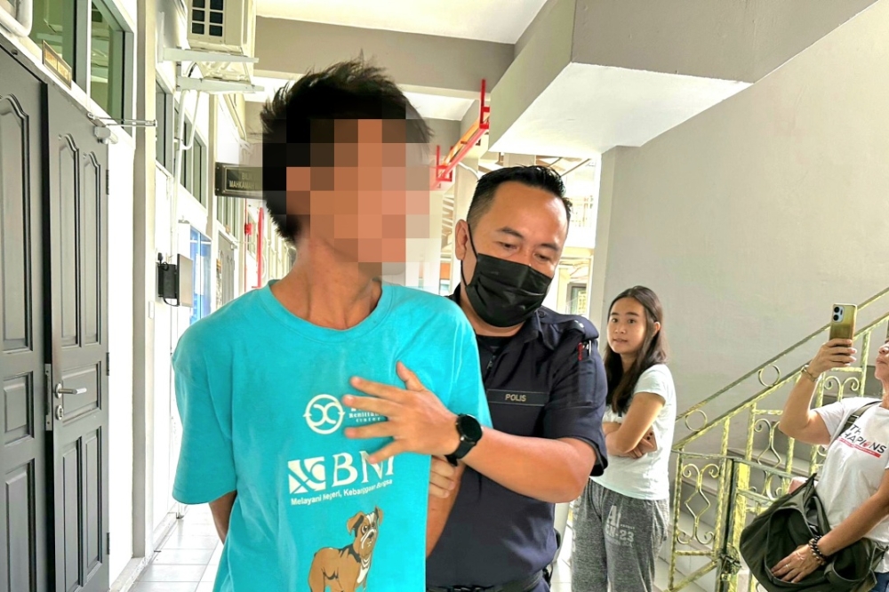 Kenari driver in Sibu’s viral Jalan Oya crash gets two-day remand extension