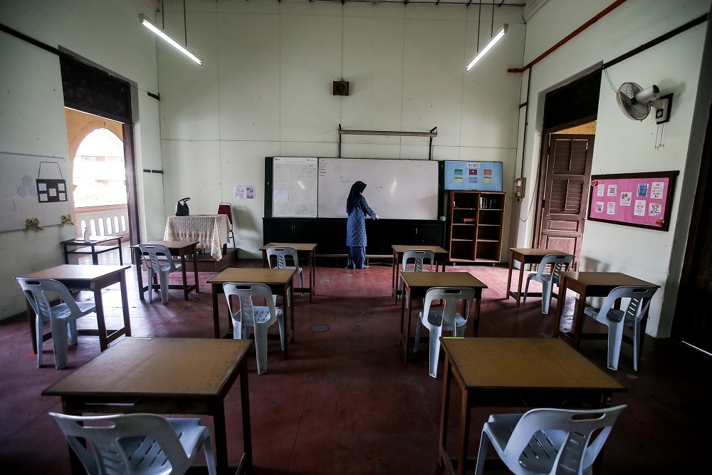 Melaka state lawmakers said the Alor Gajah classroom gang-rape must serve as a wake-up call to the government and pressed for stricter action to protect student welfare and boost school discipline. ― File picture by Farhan Najib