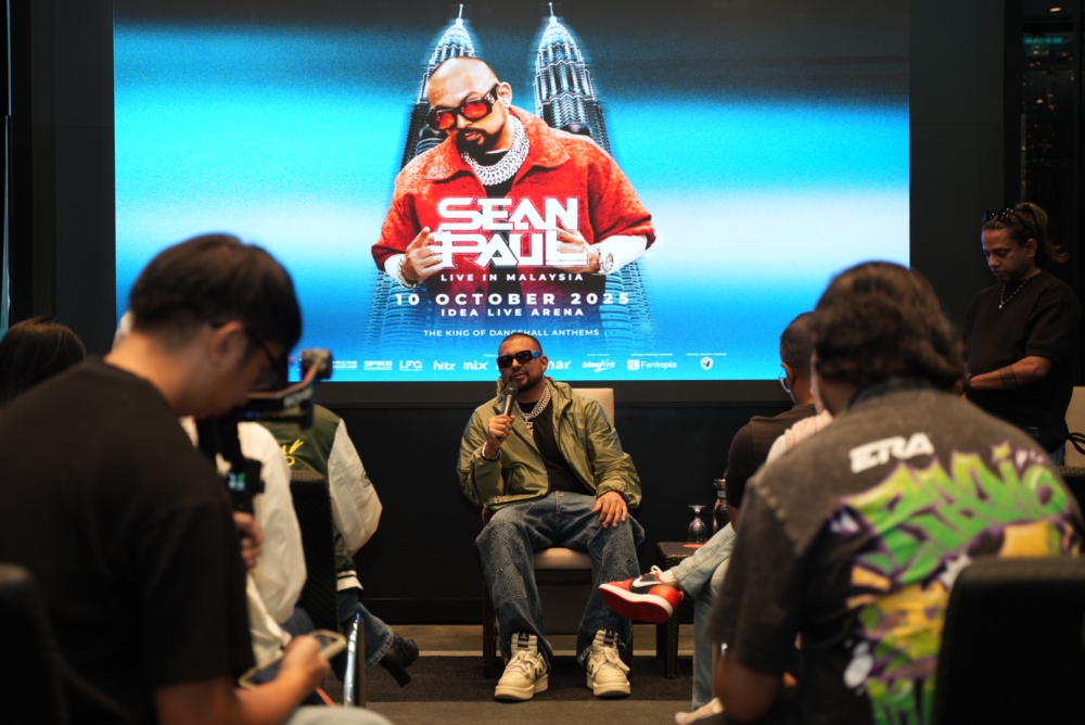 Sean Paul during an interview session with the local Malaysian media on the eve of his KL concert. — Picture courtesy of Epic Elation