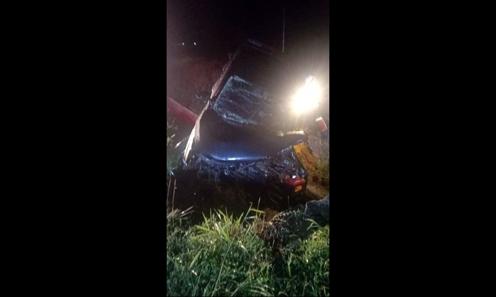 The damaged vehicle at the scene of the accident. — The Borneo Post pic 