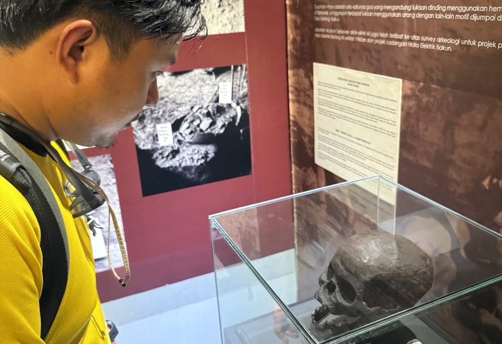 The journey often starts at the Niah Archaeological Museum, where visitors get a first glimpse into humanity’s distant past, including a replica of South-east Asia’s earliest modern human skull found right here. — Bernama pic
