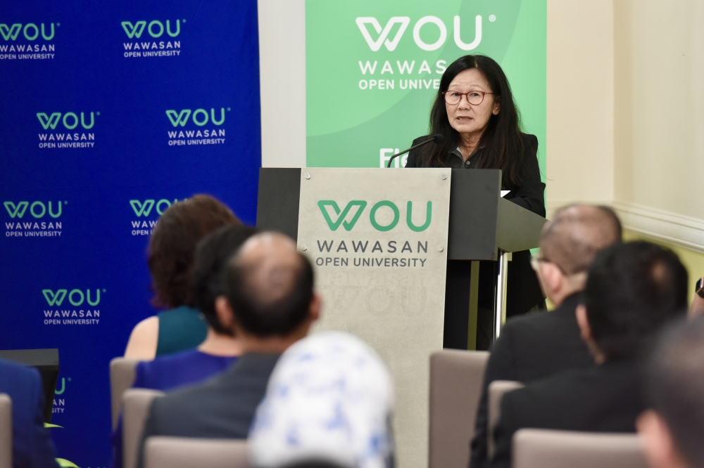 Marking a new chapter of collaboration through the Memorandums of Understanding are (from left to right) Pau Kew Chong, Principal of Fourier TVET Centre Sdn Bhd; Prof. Yap Eng Hwa, Deputy Vice Chancellor of WOU; Ong Tee Ni, Vice President of MI Equipment Sdn Bhd; Professor Dr. Lily Chan, Chief Executive and Vice Chancellor of WOU; Koh Dim Kuan, Chief Executive Officer of 3REN; and Steven Khor, Head of WOU Academy. 