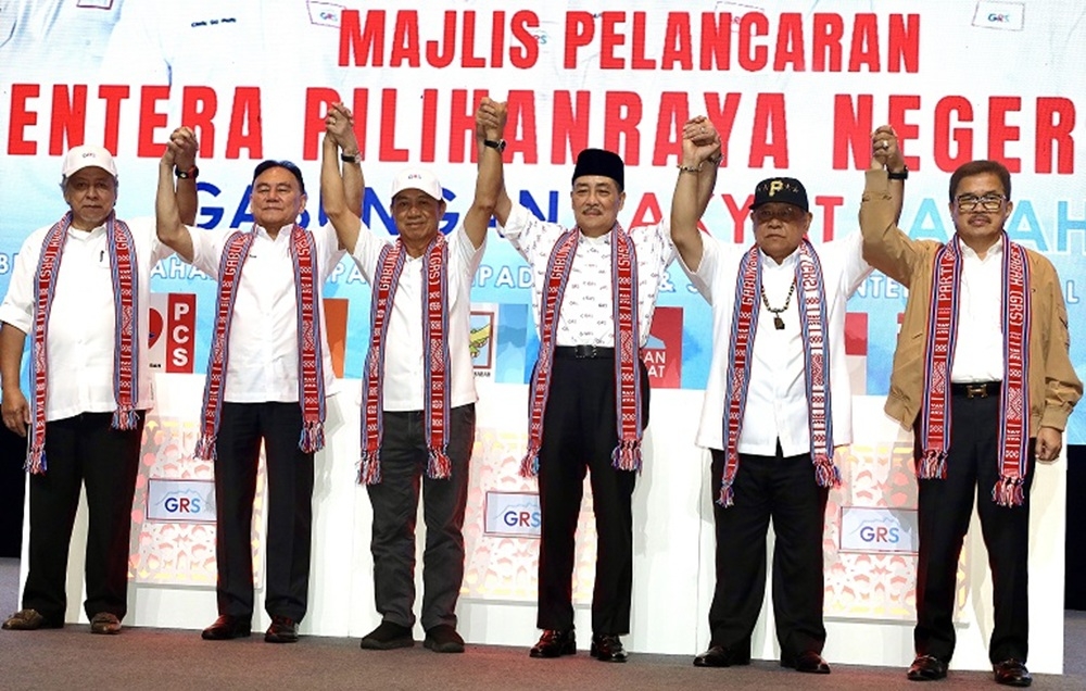 Datuk Seri Panglima Hajiji Noor and presidents of GRS component parties at the launching of election machinery. — The Borneo Post pic 