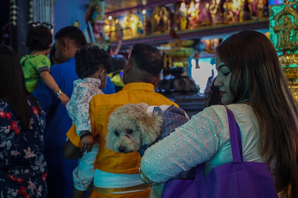A woman visits the Arulmigu Karumariamman Temple in Butterworth, October 20, 2025. — Bernama pic 