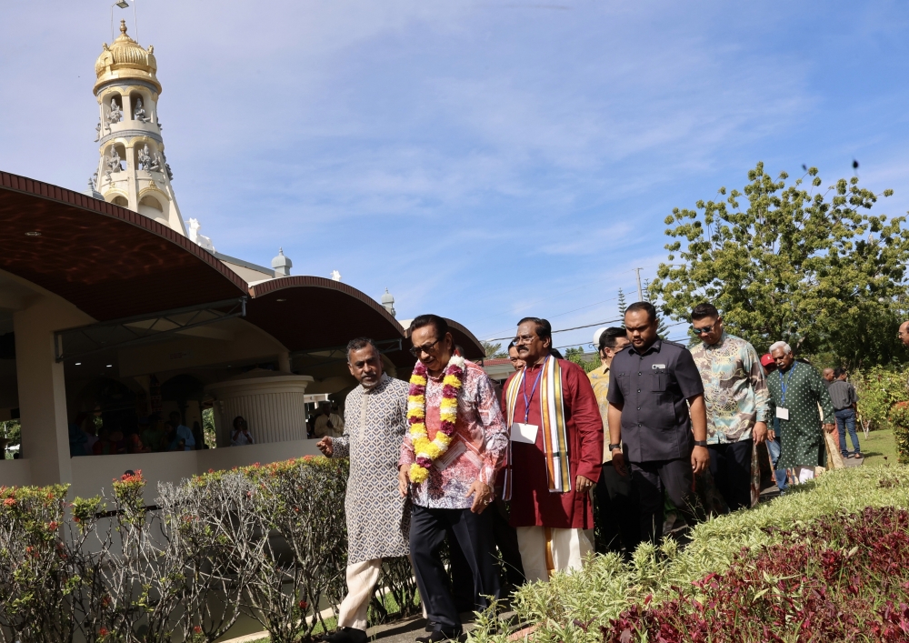 Sabah Governor Tun Musa Aman attends the Deepavali celebration at the Sri Pusphathinath Temple in Bukit Padang, Kota Kinabalu, October 20, 2025. — Bernama pic Sabah Governor Tun Musa Aman attends the Deepavali celebration at the Sri Pusphathinath Temple in Bukit Padang, Kota Kinabalu, October 20, 2025. — Bernama pic