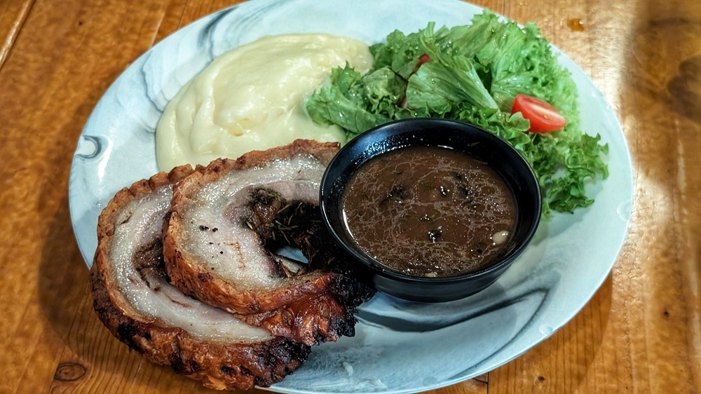 ‘Live’ music and an awesome raisin pork roulade await at Bistro Monologue in Puchong