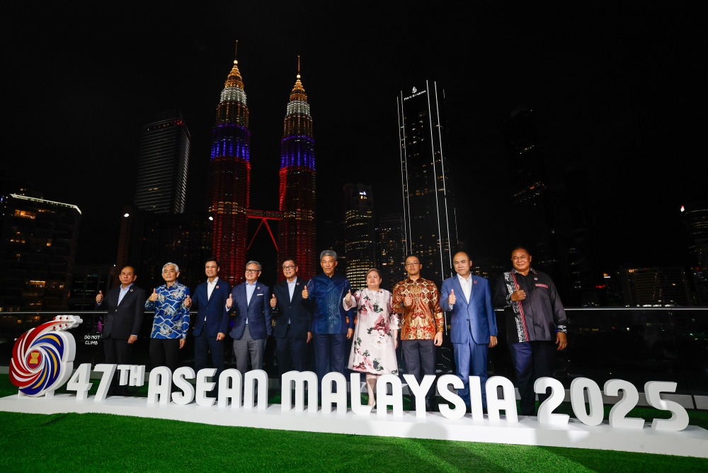 Foreign Minister Datuk Seri Mohamad Hasan (5th right) poses for a group photo at a Welcome Dinner for Asean Foreign Ministers and the Timor-Leste Foreign Minister, together with their delegates, in conjunction with the 47th Asean Summit and Related Summits, in Kuala Lumpur October 24, 2025. — Bernama pic