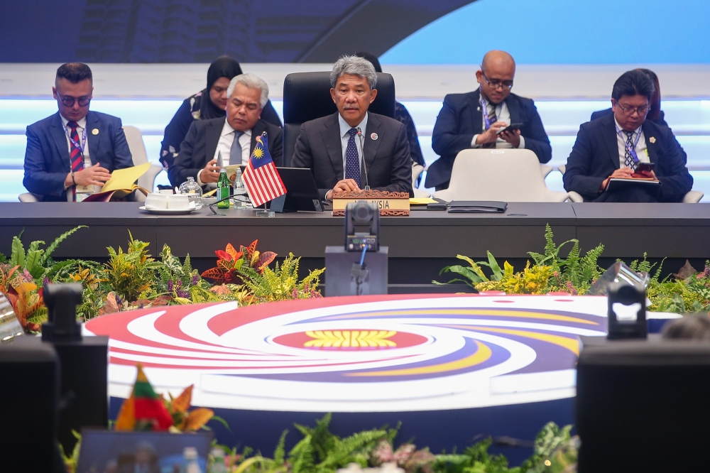 Foreign Minister Datuk Seri Mohamad Hasan said Asean must present a united front to safeguard regional stability and prosperity amid growing global uncertainties. — Picture by Yusof Mat Isa