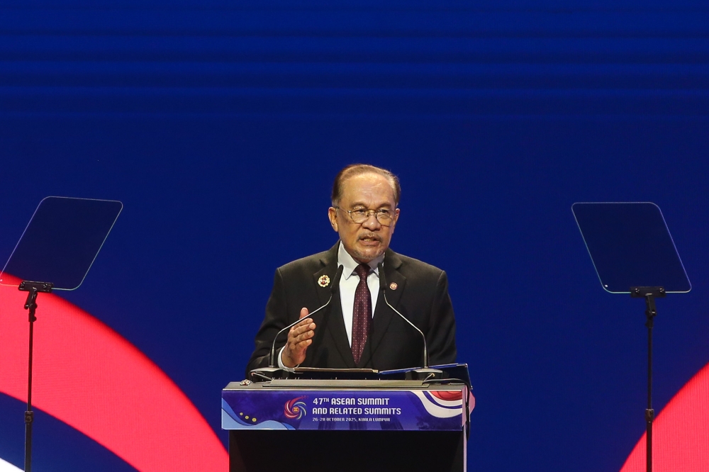 Prime Minister Datuk Seri Anwar Ibrahim delivers his opening remarks during the 47th Asean Summit and Related Summits opening ceremony at the Kuala Lumpur Convention Centre, October 26, 2025. — Picture by Yusof Isa