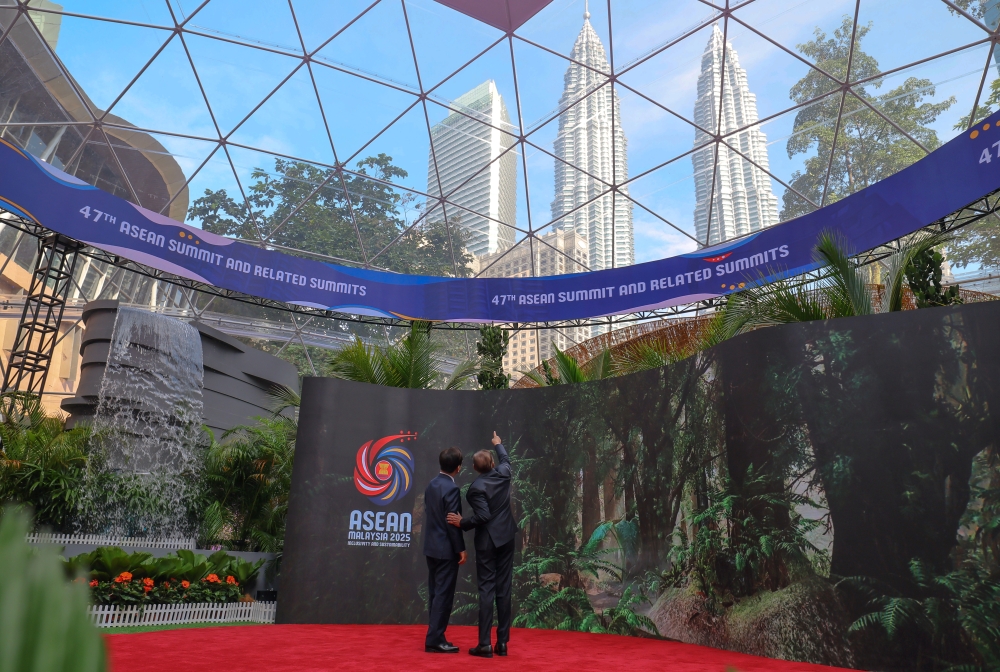Day Two of the 47th Asean Summit and Related Summits brought not only high-level talks but also lighter moments that stood out from the usual round of meetings between leaders. — Bernama pic