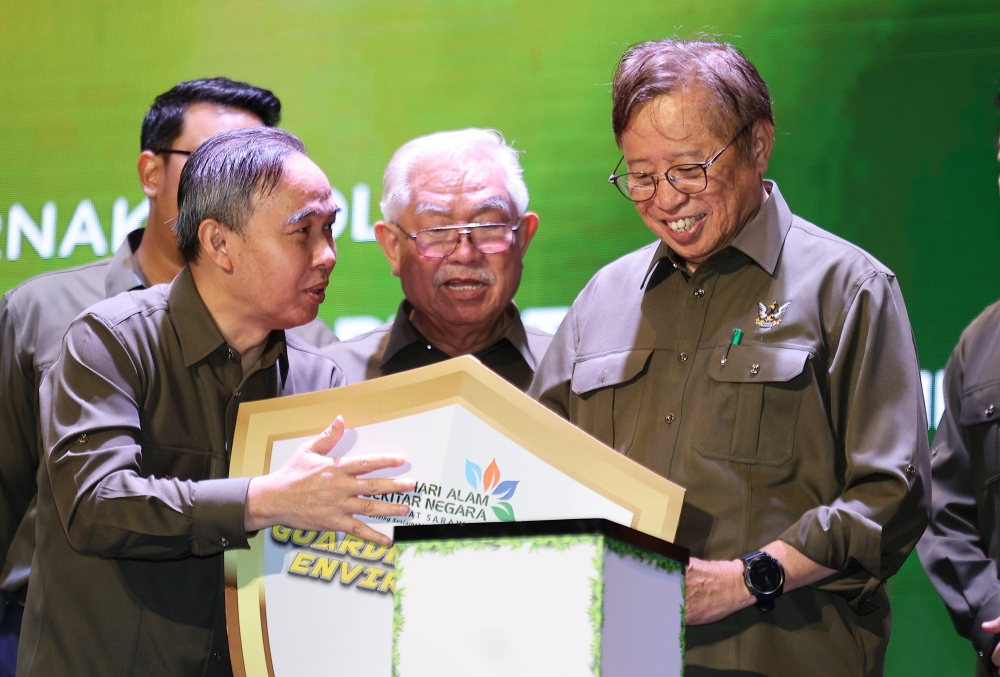 Sarawak Premier Tan Sri Abang Johari Openg officiates the state-level National Environment Day celebration in Semantan October 29, 2025. — Bernama pic