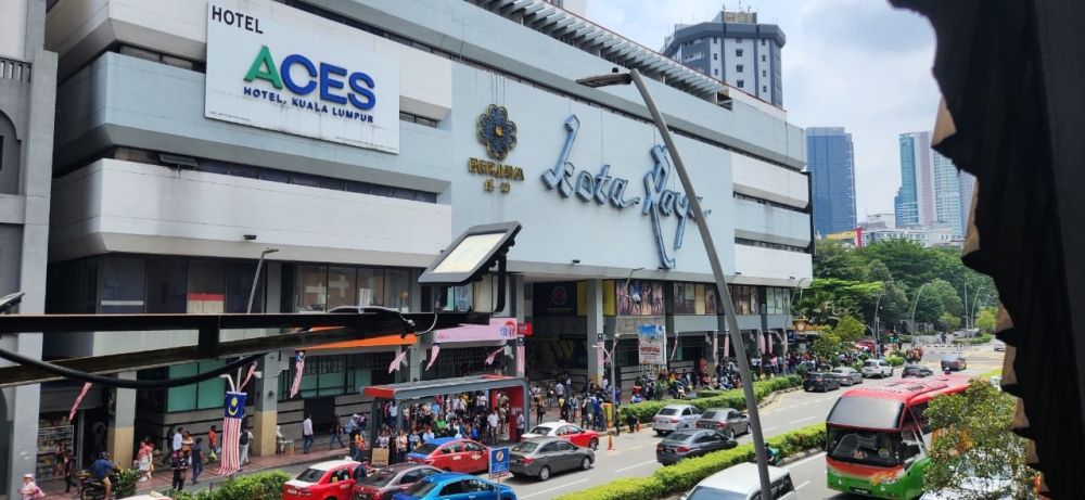 The Kota Raya Complex is usually packed with visitors almost every weekend. — Picture by Arif Zikri