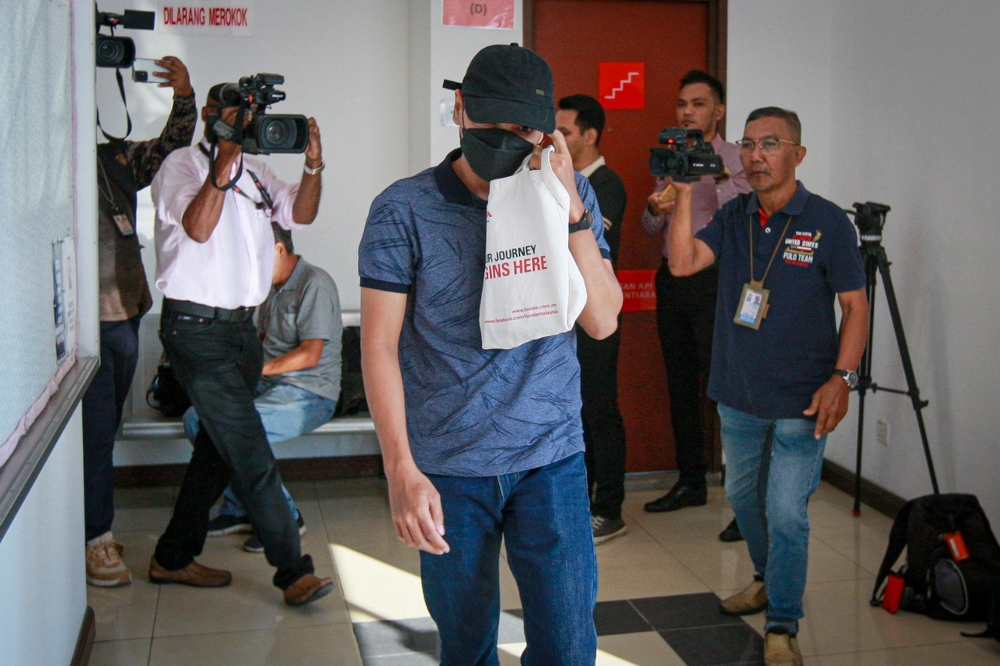 RMAF personnel Mohamad Amir Bakri Che Abdul, 32 at the Shah Alam Sessions Court, October 31, 2025. — Bernama pic 