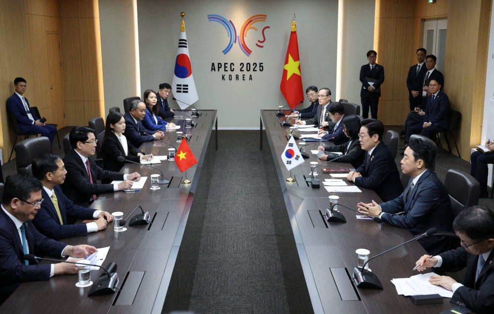 Vietnam’s President Luong Cuong speaks with South Korea’s President Lee Jae Myung during a sideline meeting of the Asia-Pacific Economic Cooperation (Apec) Summit in Gyeongju, South Korea, October 30, 2025. — Yonhap via Reuters 