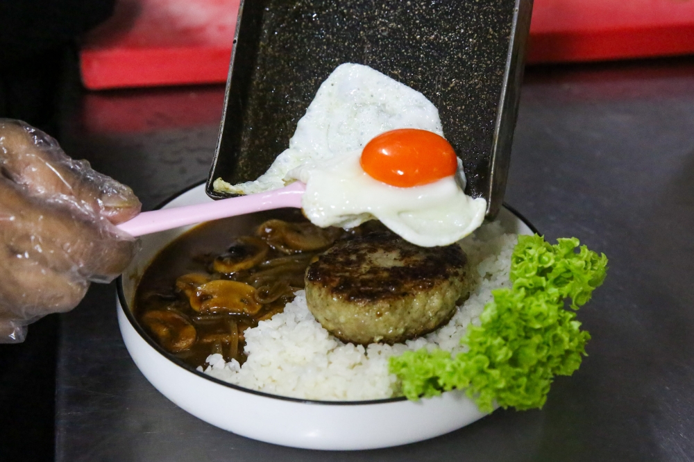 The loco moco set is a spin on the Hawaiian favourite, with a ‘hamburg’ steak, a fried egg and lots of gravy. — Picture by Choo Choy May