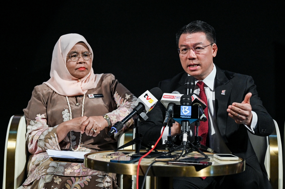 Housing and Local Government Minister Nga Kor Ming (right) speaks at a press conference after the Pre-Launch Ceremony for the ‘I Lite U’ Project in Kuala Lumpur today, October 29. — Bernama pic