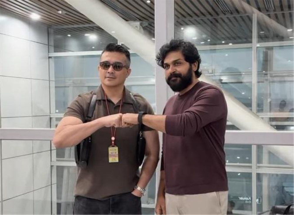 Malaysian star Aaron Aziz poses for a photo with Tamil film star Karthik Sivakumar the lead actor of Kaithi a movie that became a massive phenomenon in India 2019. — Picture via Instagram/Astro Shaw