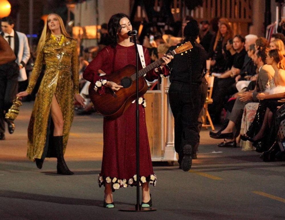 Social media lit up soon after her appearance, with local fans gushing over the familiar silhouette. — Picture via X