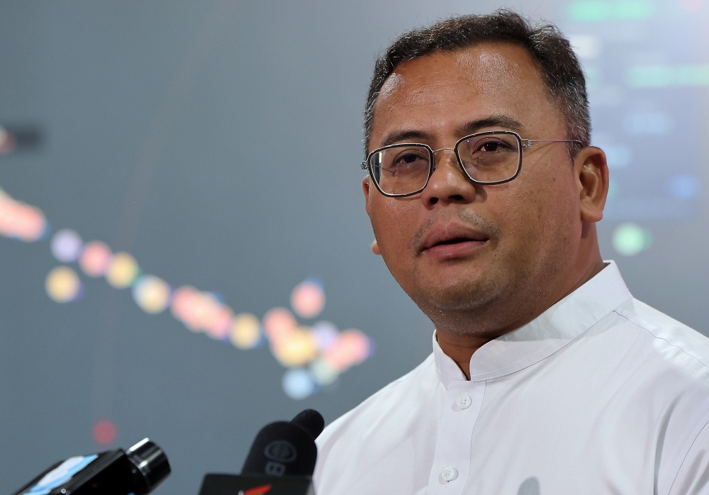 Menteri Besar Datuk Seri Amirudin Shari said that after eight years of successful organisation, SIBS should broaden its scope and participation, while highlighting new sub-sectors such as the service economy, to help realise Selangor’s vision of becoming a leading investment hub. — Bernama pic