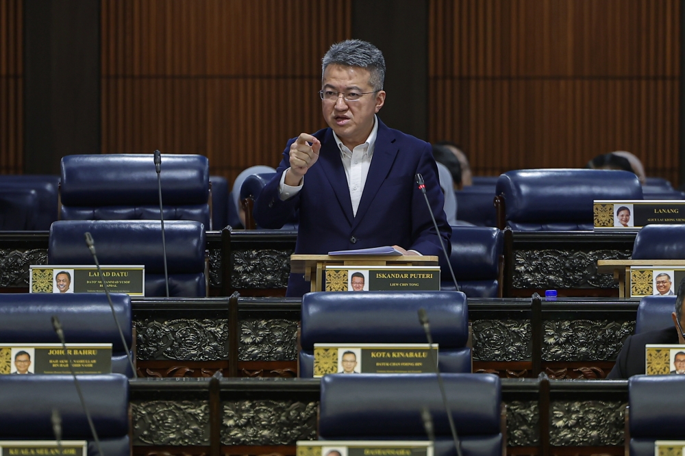 Deputy Investment, Trade and Industry Minister Liew Chin Tong said the government has approved 143 data centre investment projects from 2021 to June 30, 2025. — Bernama pic