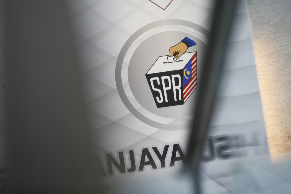 The Supplementary Electoral Roll for September 2025 (DPT BLN9/2025), verified and gazetted today, is open for review for 30 days until December 5, said Election Commission (EC) secretary Datuk Khairul Shahril Idrus. — Picture by Hari Anggara