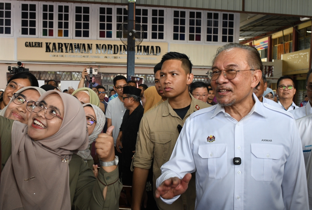 Prime Minister Datuk Seri Anwar Ibrahim attends the launch of the Seberang Perai Tengah Madani Mosque in Bukit Mertajam November 8, 2025, where he addressed rumours of a second ‘Turun Anwar’ rally. — Bernama pic