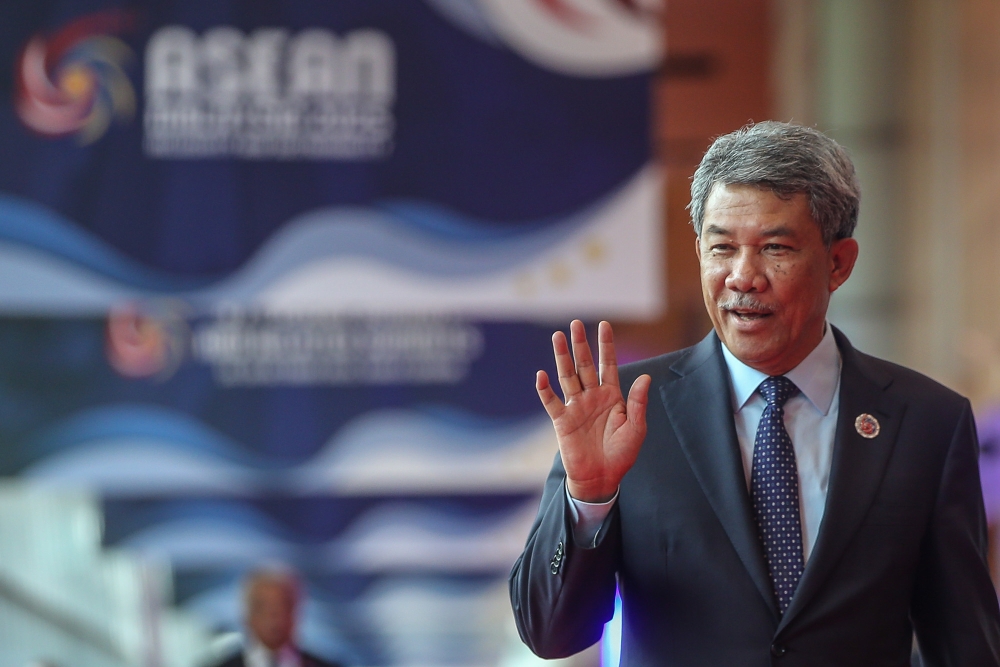 Datuk Seri Mohamad Hasan said Malaysia will not take diplomatic action over personal remarks made by foreigners on social media. — Picture by Yusof Mat Isa