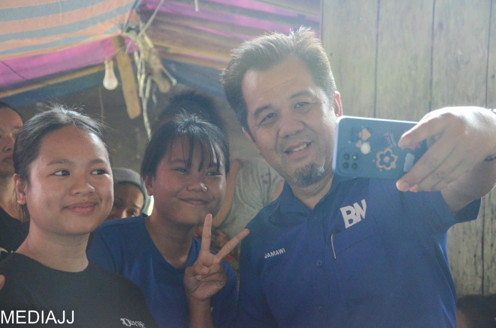 PH's Melalap candidate Datuk Jamawi Jaafar (right), formerly the Kemabong assemblyman and Parti Gagasan Rakyat Sabah Melalap division chief. — Picture courtesy of Jamawi Jaafar