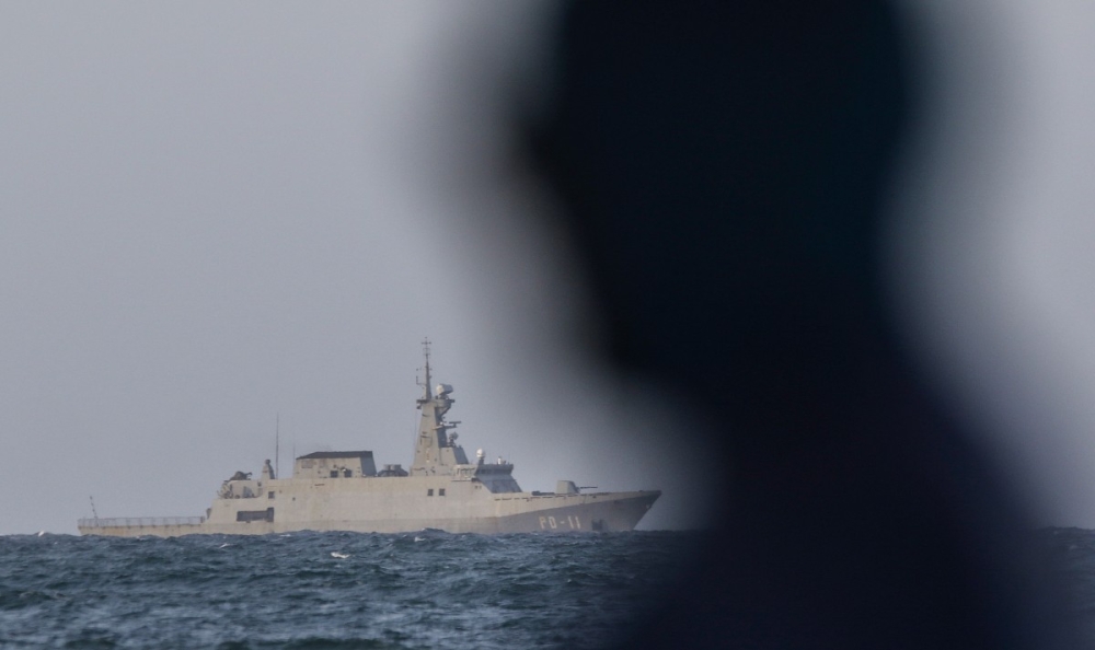 A Venezuelan navy patrol boat patrols near the El Palito refinery in Puerto Cabello, Venezuela, on November 11, 2025. — AFP pic