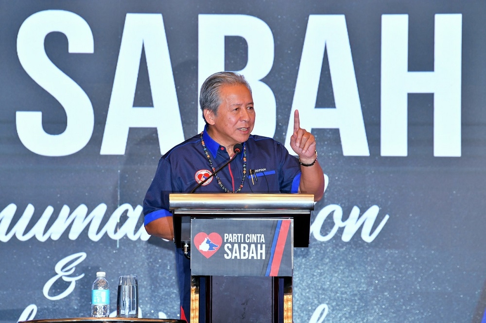 Tan Sri Anifah Aman will contest the Bongawan seat. — Bernama pic