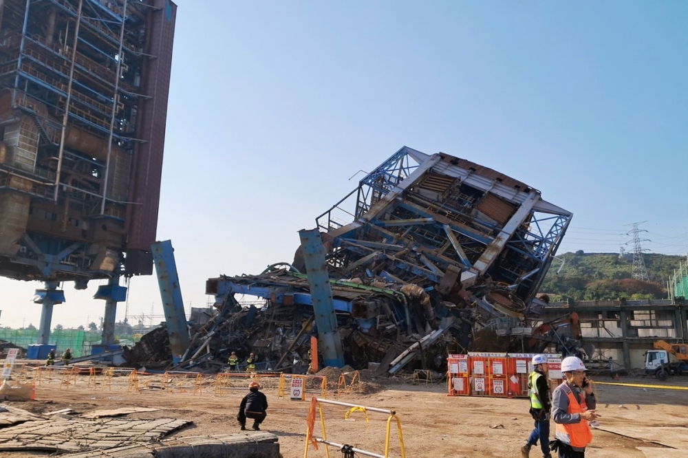 Sixth body recovered from collapsed boiler tower at Ulsan power plant, one still missing
