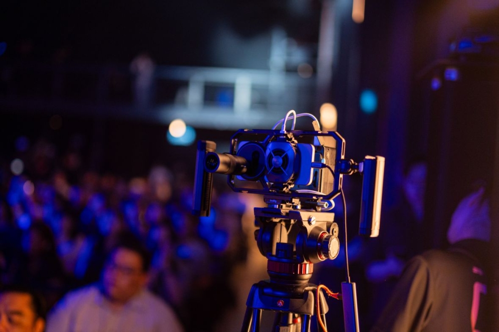 vivo used the X300 Pro to livestream the launch event. — vivo Malaysia pic vivo used the X300 Pro to livestream the launch event. — vivo Malaysia pic