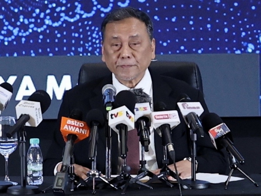 Election Commission chairman Datuk Seri Rahman Harun announced that 596 candidates will contest all 73 seats in the Sabah polls. — Bernama pic