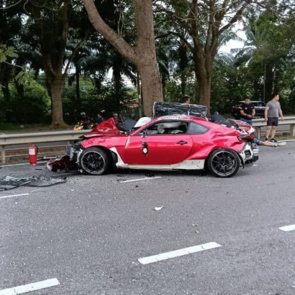 The scene of the collision on Jalan Krubong–Sungai Badau, Melaka, early this morning. — Picture via Facebook