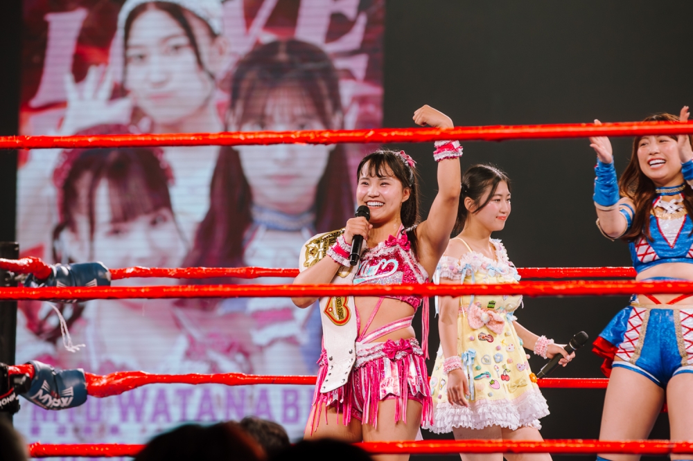 Up Up Girls (Pro Wres) member and TJPW Princess of Princess Champion Miu Watanabe thanking the crowd at ‘Love and Peace’ event yesterday at JioSpace. — Picture by Raymond Manuel