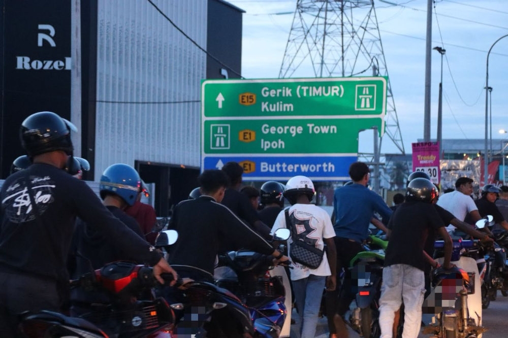 Seberang Perai Selatan district police chief Supt Jay January Siowou said all those held, aged 16 to 27, were detained by a team from the Traffic Investigation and Enforcement Division of the district police headquarters (IPD). — Picture from Facebook/Jabatan Siasatan Dan Penguatkuasaan Trafik PDRM