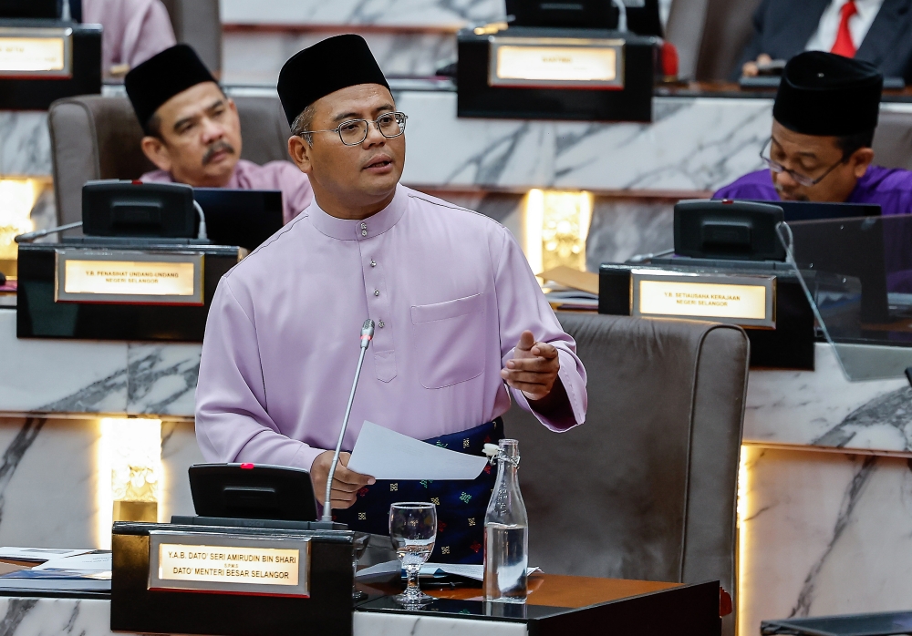Menteri Besar Datuk Seri Amirudin Shari said the state is in the early phase of exploring the technology, including building technical expertise. — Bernama pic 
