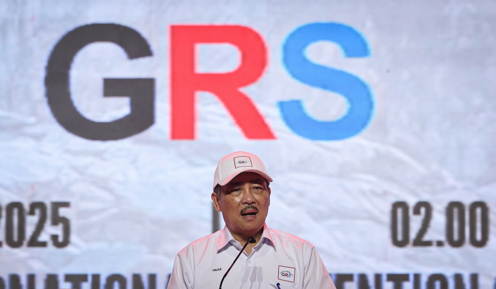 GRS chairman Datuk Seri Hajiji Noor delivers his speech at the launch of the GRS manifesto for the 17th Sabah state election at the Sabah International Convention Centre in Kota Kinabalu November 17, 2025. — Bernama pic