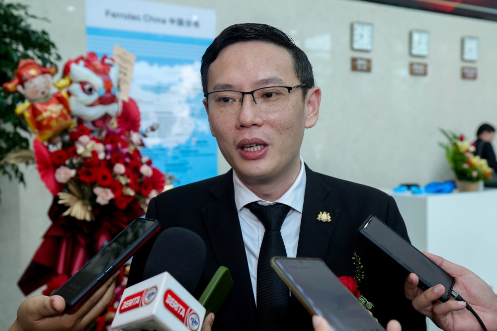 Johor Investment, Trade, Consumer Affairs and Human Resources Committee chairman Lee Ting Han said the state continues to record the highest committed investment with RM91.1 billion as of the third quarter of this year. — Bernama pic