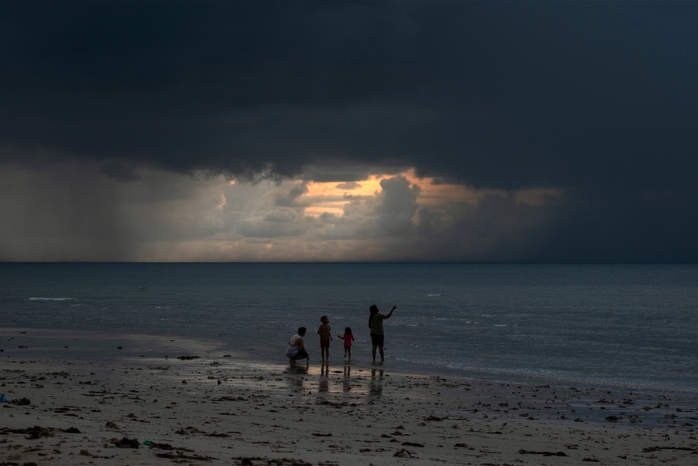 MetMalaysia, in a statement issued at 9am, said the bad weather is expected to affect several areas in Perak, namely Manjung, Bagan Datuk and Hilir Perak. — Bernama pic