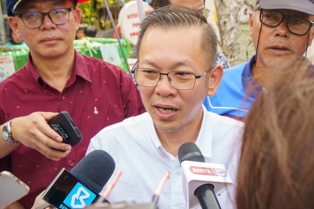 DAP national policy director Datuk Chan Foong Hin said the delay allows the manifesto to be presented clearly to the public. — The Borneo post pic