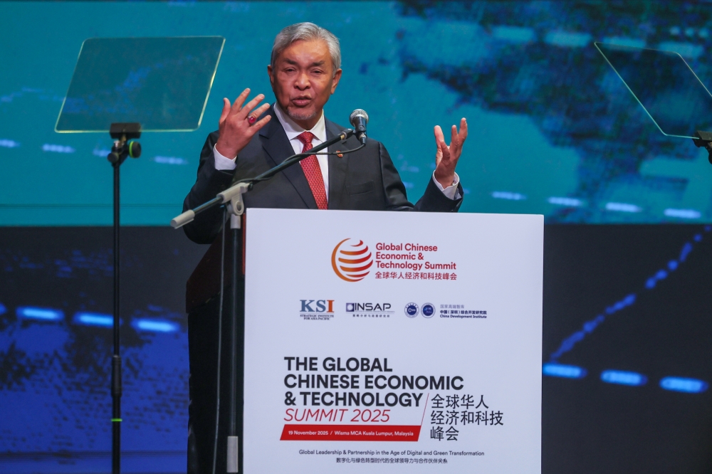Speaking at the opening of the Global Chinese Economic and Technology Summit 2025 at Wisma MCA here today, Deputy Prime Minister Datuk Seri Ahmad Zahid Hamidi said Malaysian durians have huge potential and a strong reception in the Great Wall country. — Bernama pic