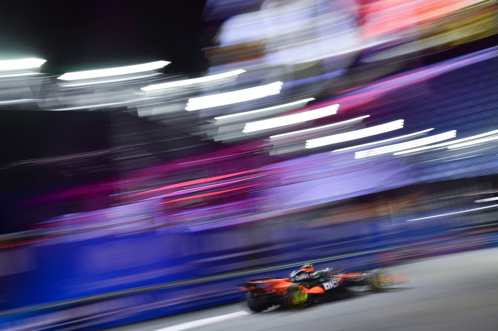 Norris quickest in second practice for Las Vegas GP before late red-flag chaos