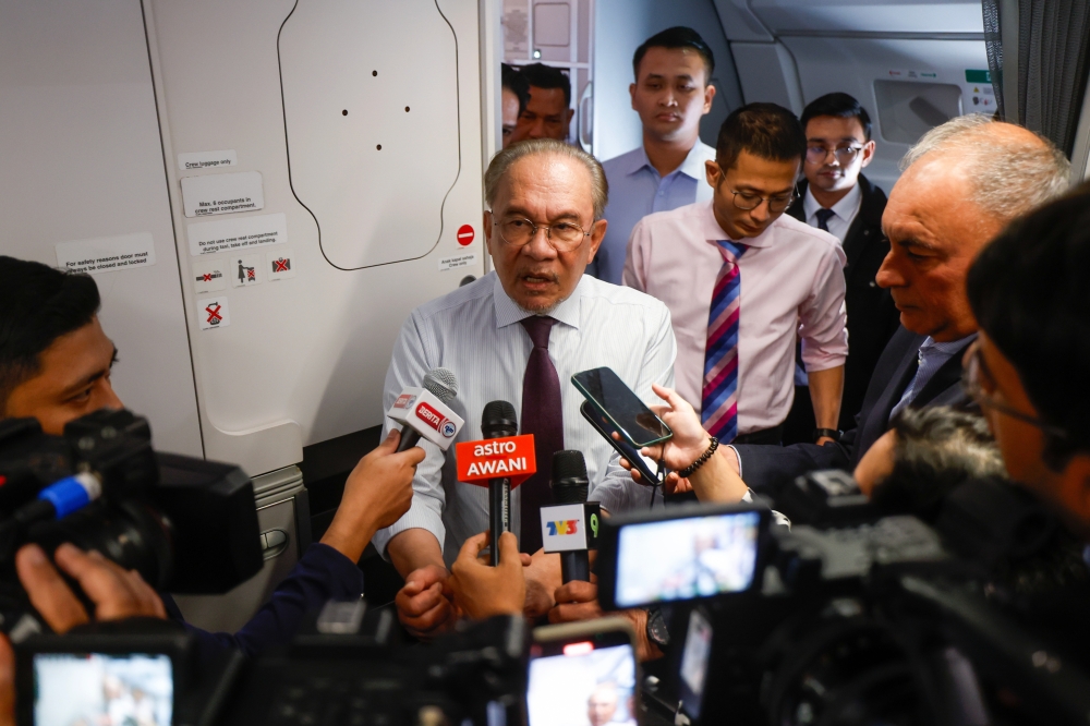 Prime Minister Datuk Seri Anwar Ibrahim stated that the Cabinet had deliberated on the issue and decided that there should be no cover-up. — Bernama pic