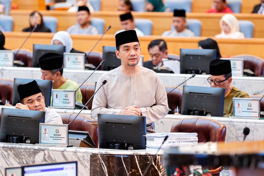 Johor Menteri Besar Datuk Onn Hafiz Ghazi in his winding-up address at the state legislative assembly session in Kota Iskandar, Iskandar Puteri, November 21, 2025. — Picture courtesy of the Johor Menteri Besar’s Office