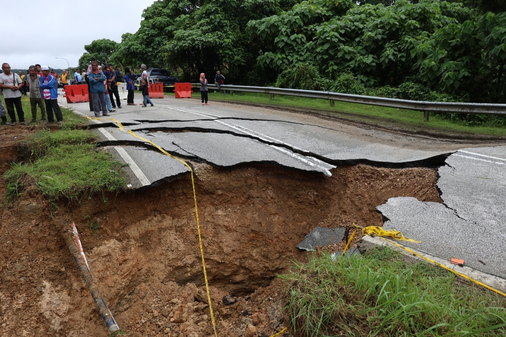 Gua Musang-Jeli road reopens to traffic after 10 months and RM4.1m repair bill