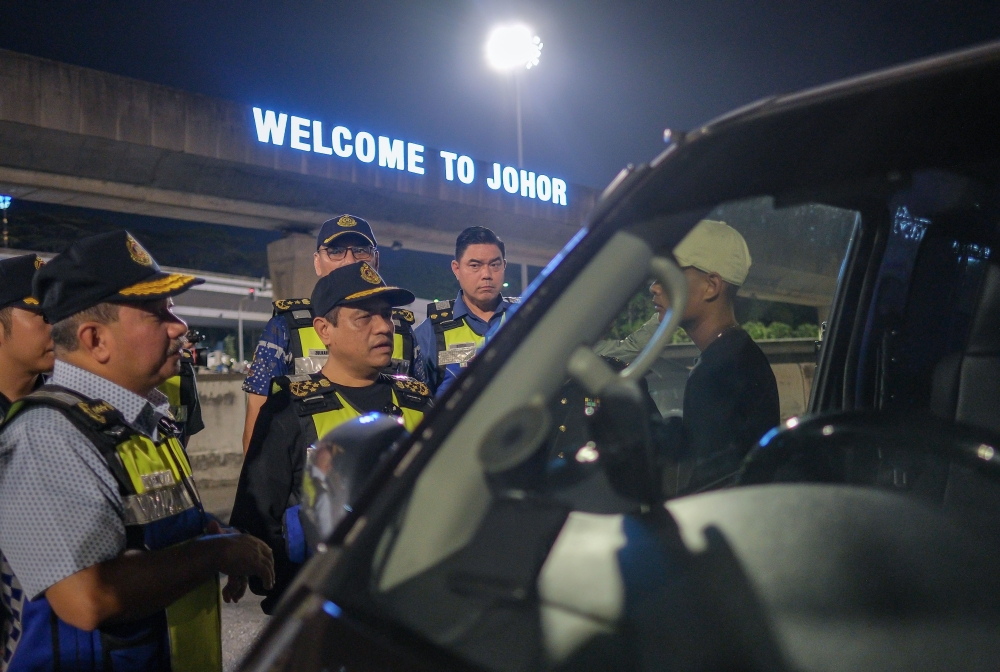 JPJ slaps RM1.39m in fines on 4,634 Singapore vehicles at Johor border